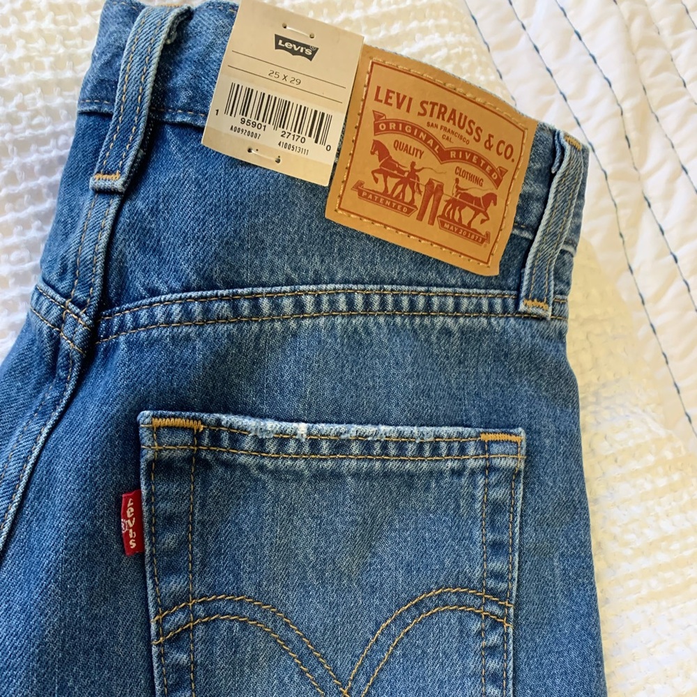 Levi’s high waisted straight ripped jeans - Picture 8 of 11